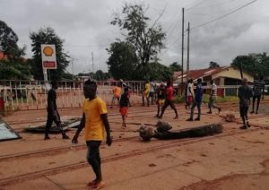Kolabougni (Boké): des jeunes dans la rue pour réclamer le courant