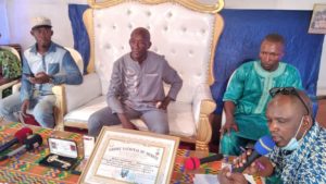 Culture : Aboubacar Fatou Abou Camara présente sa distinction à l'ordre national du Mérite