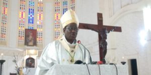 L'archevêque de Conakry souhaite que l'opposition prenne "cette main tendue" d'Alpha Condé