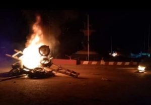 Kankan: pneus brûlés, des jeunes protestent contre l'interdiction des prières nocturnes