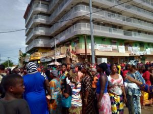 Mairie de Ratoma: des femmes manifestent contre la «vente» du marché de Taouyah