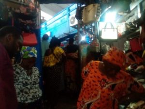 Marché Madina: des femmes en colère contre le bureau de l'administrateur