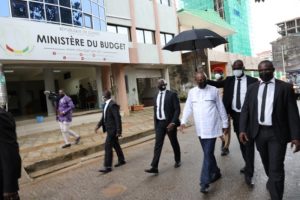 Visites surprises: Alpha Condé porte trois ministres absents à leurs postes