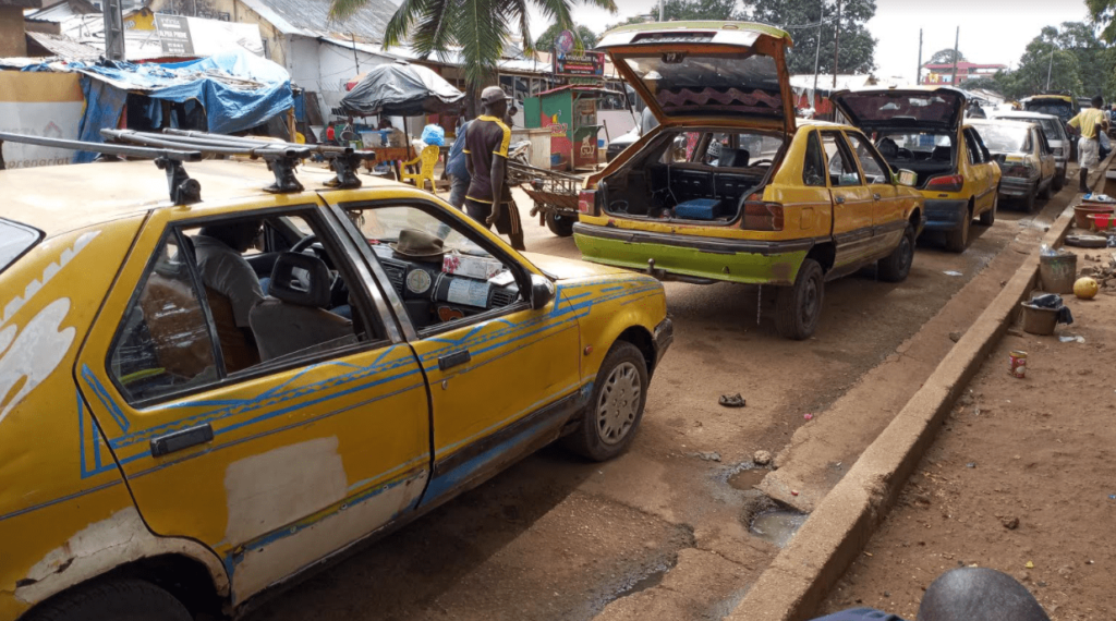 Conakry: le prix du transport aussi baisse, 1500 francs (taxi), 1000 francs (minibus)...