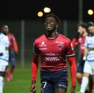 Angleterre: le Guinéen Mohamed Bayo convoité en première league