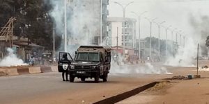 Violents affrontements en Guinée: la junte bravée dans les rues de Conakry
