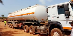 Un camion citerne de 40 000 litres pris en flagrant délit d'approvisionnement d'un site minier à Boffa