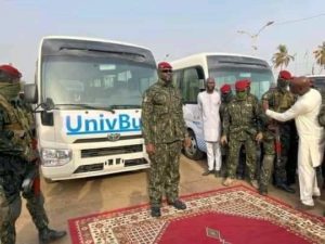 Transport: une vingtaine de bus offert aux étudiants de Guinée 