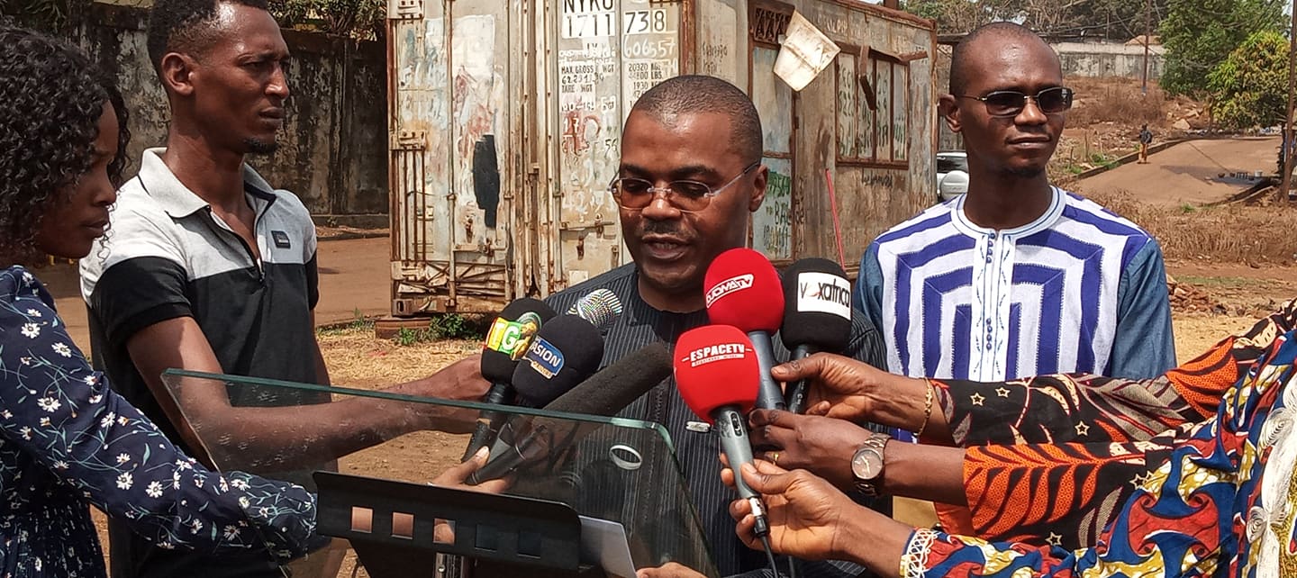 Camp Alpha Yaya Diallo: Afriland First Bank procède à la remise des clés d'un bâtiment à l'armée guinéenne