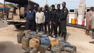 Du carburant guinéen frauduleusement exporté au Libéria saisi par l’inspecteur régional de la SONAP et forces de sécurité