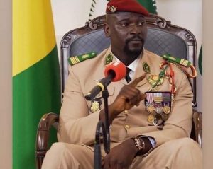 Homme de l’année: Le Colonel Mamadi Doumbouya distingué à Paris