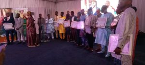 Conakry: les récipiendaires des Médias Awards reçoivent leurs prix au cours d'un dîner gala