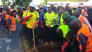 Ratoma: le PM par intérim lance la campagne mensuelle d'assainissement
