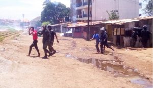 Manifestation du FNDC: Huit manifestants interpellés à Cosa