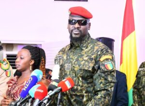 Guinée: la CEDEAO publie la liste des hauts cadres interdits de voyager