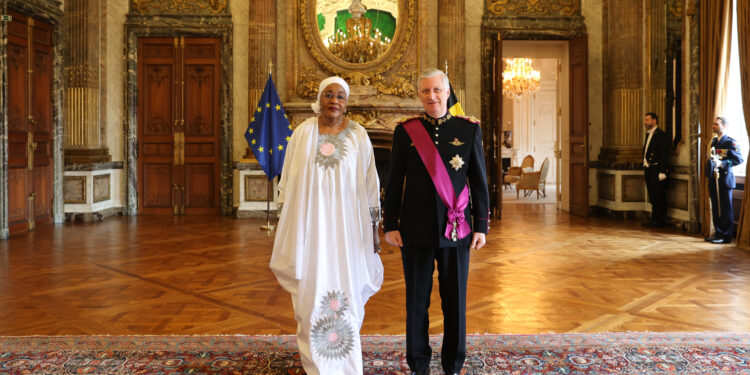 Bruxelles : l’ambassadrice AissatouDoukouré présente ses lettres de créance au Roi Philippe