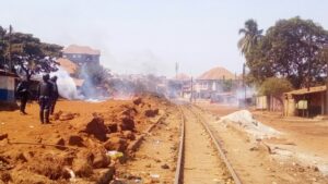 Conakry: Malgré le report de la marche des FVG, des échauffourées enregistrées le long de la route de Prince