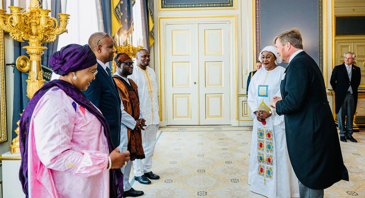 Diplomatie: l’Ambassadeur de la Guinée au Benelux présente ses lettres de Créances au Roi des Pays-Bas
