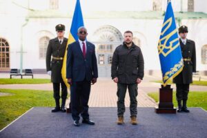  La Guinée et l'Ukraine renforcent leur relation : le Général Kandé présente ses lettres de créances à Kiev 