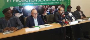 Conférence interrégionale sur le développement et la promotion des emplois verts: les organisateurs devant la presse...