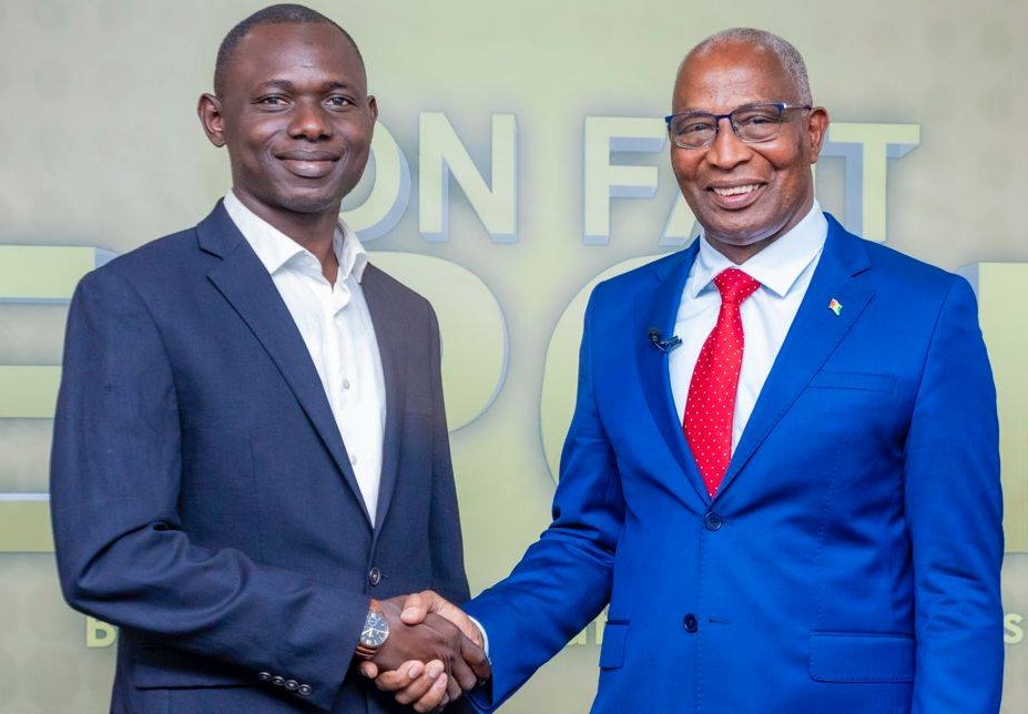 Sauf changement de dernière minute, le Premier ministre, Amadou Oury Bah, communément appelé Bah Oury, sera face à la presse ce jeudi, 05 mars 2025 à Conakry. Cette rencontre, loin d’être une première, coïncide cette fois avec le premier anniversaire de sa nomination à la tête du troisième gouvernement depuis l’avènement du CNRD au pouvoir. Sa parole est attendue non seulement pas par la presse mais aussi et surtout par la population dans un contexte où son bilan est plutôt mitigé par rapport à l'espoir que sa nomination avait suscité.