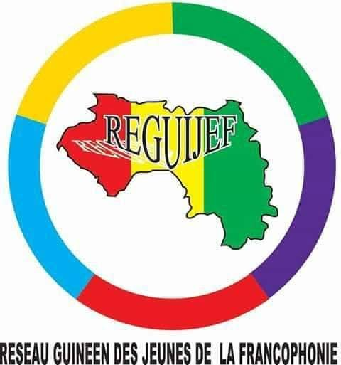 Déclaration du Réseau Guinéen des Jeunes de la Francophonie (REGUIJEF) À l’occasion de la Journée Internationale de la Francophonie 2025 Thème : « Francophonie et résilience : construire ensemble un avenir durable » Chers membres de la communauté francophone, Chers partenaires, Chers jeunes de Guinée et d’ailleurs, En ce 20 mars 2025, le Réseau Guinéen des Jeunes de la Francophonie (REGUIJEF) se joint à la célébration mondiale de la Journée Internationale de la Francophonie. Cette année, le thème retenu, « Francophonie et résilience : construire ensemble un avenir durable », résonne particulièrement en Guinée, où les défis socio-économiques, politiques et environnementaux exigent une mobilisation collective et une vision commune pour un avenir meilleur. La Francophonie, espace de solidarité et de partage, incarne des valeurs universelles telles que la paix, la démocratie, les droits de l’homme et le développement durable. En Guinée, ces valeurs sont plus que jamais nécessaires pour faire face aux défis actuels : la transition politique, la préservation de l’environnement, l’accès à l’éducation et à l’emploi pour les jeunes, ainsi que la promotion de l’égalité des genres. Le REGUIJEF, en tant que réseau de jeunes engagés, réaffirme son engagement à contribuer à la construction d’une Guinée résiliente et durable. Nous croyons fermement que la jeunesse guinéenne, riche de sa diversité culturelle et linguistique, a un rôle central à jouer dans la réalisation des objectifs de développement durable (ODD) et dans la promotion de la paix et de la cohésion sociale. Contexte guinéen : En Guinée, la résilience se traduit par la capacité de notre société à surmonter les crises politiques récentes, à renforcer les institutions démocratiques et à garantir une participation inclusive des jeunes dans les processus de décision. Elle se manifeste également par notre engagement à protéger notre environnement, notamment face aux défis du changement climatique qui affectent directement nos communautés, notamment dans les zones rurales. Le REGUIJEF appelle à une mobilisation accrue des acteurs publics, privés et de la société civile pour : 1. Soutenir l’éducation et la formation des jeunes, afin de leur offrir les outils nécessaires pour contribuer au développement durable. 2. Promouvoir l’entrepreneuriat jeune, en créant des opportunités économiques et en favorisant l’innovation. 3. Renforcer la participation des jeunes dans la vie publique, en garantissant leur représentation dans les instances de décision. 4. Protéger l’environnement, en encourageant des pratiques durables et en sensibilisant aux enjeux climatiques. En cette Journée Internationale de la Francophonie, le REGUIJEF réitère son attachement aux valeurs francophones et son engagement à œuvrer pour une Guinée résiliente, inclusive et prospère. Nous invitons tous les jeunes guinéens à se joindre à nous dans cette dynamique collective, car c’est ensemble que nous construirons l’avenir que nous souhaitons. Vive la Francophonie ! Vive la jeunesse guinéenne ! Vive la Guinée ! Réseau Guinéen des Jeunes de la Francophonie (REGUIJEF)