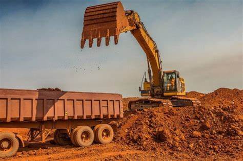 Mines/Guinée : Plus de 140 sociétés minières perdent leurs permis et autorisations et font gratuitement retour à l’État