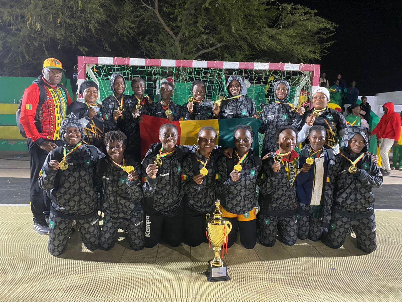 IHF Trophy/Zone 2 : La Guinée sur le toit du handball féminin avec un doublé historique face au Maroc 