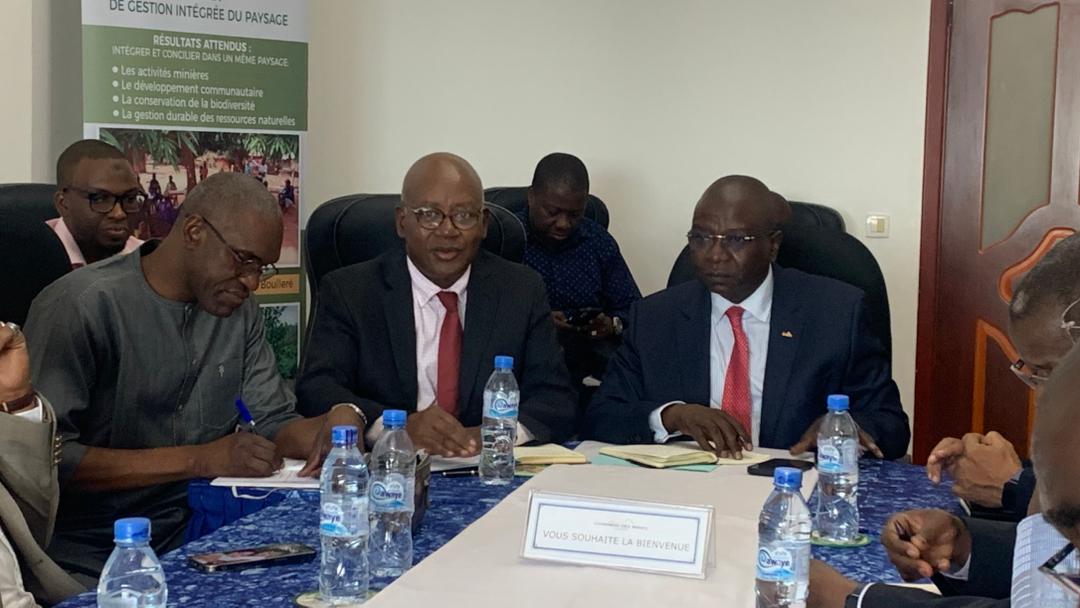 Permis miniers retirés: une concertation à la Chambre des Mines, le ministre Bouna Sylla échange avec des dirigeants de sociétés minières