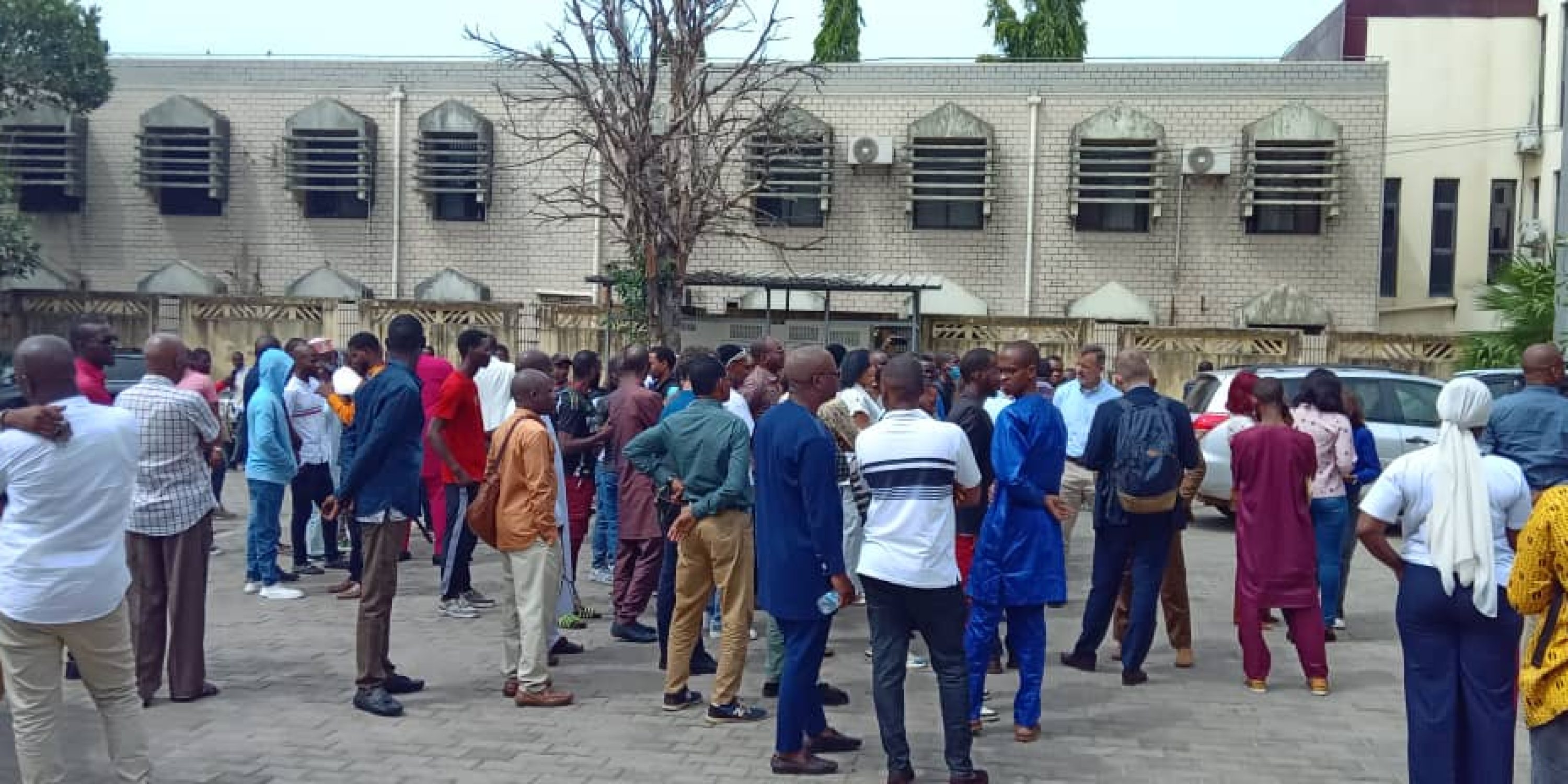 https://guinee114.com/2025/05/28/cour-dappel-de-conakry-aliou-bah-model-condamne-a-deux-ans-demprisonnement/