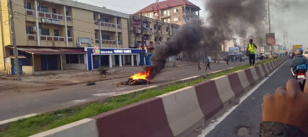 GBessia : des jeunes manifestent pour réclamer le retour de l’électricité 