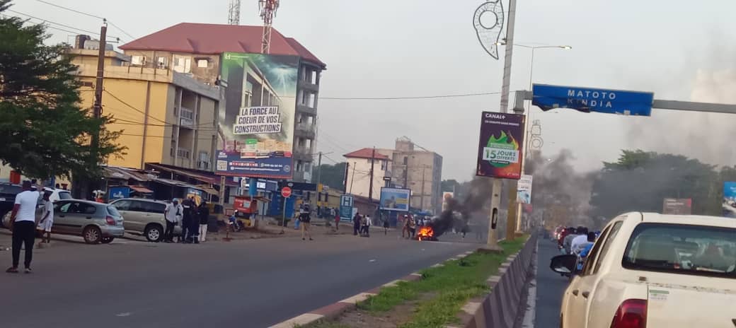 GBessia : des jeunes manifestent pour réclamer le retour de l’électricité